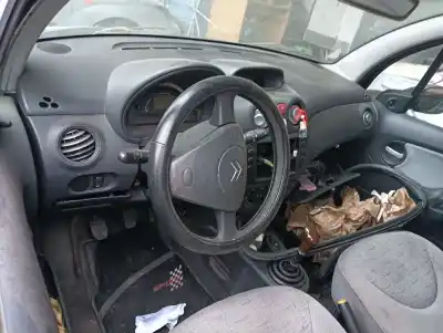 Veículo de Sucata citroen c3 1.4 hdi (68 cv) 1.4 hdi do ano 2003 alimentado 8hx