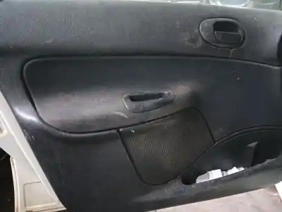 Véhicule à la ferraille peugeot 206 berlina x-line refri de l'année 2003 alimenté 8hx