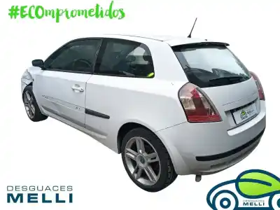 Veículo de Sucata fiat stilo (192) 1.6 16v do ano 2003 alimentado 182b6000
