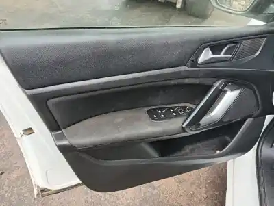 Veículo de Sucata peugeot 308 access do ano 2015 alimentado 9h05