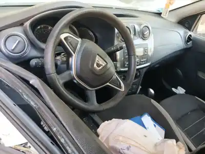 Veículo de Sucata dacia sandero stepway do ano 2019 alimentado h4b408