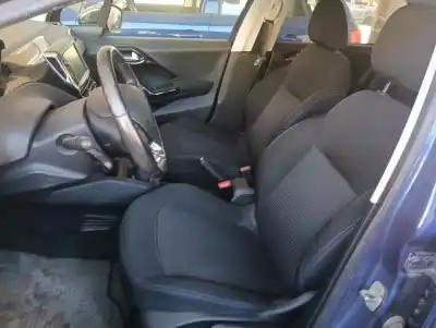 Veículo de Sucata peugeot 208 style do ano 2017 alimentado hm01