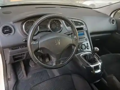 Veículo de Sucata peugeot 5008 active do ano 2001 alimentado 9hr