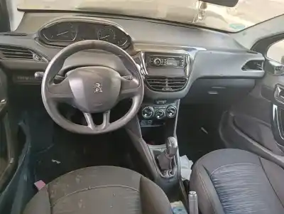 Veículo de Sucata peugeot 208 access do ano 2016 alimentado zm01