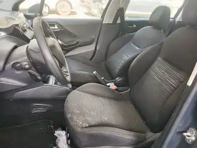 Veículo de Sucata peugeot 208 access do ano 2016 alimentado zm01