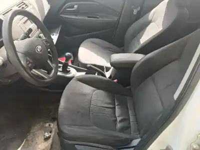 Veículo de Sucata kia rio (yb) concept do ano 2015 alimentado g4la