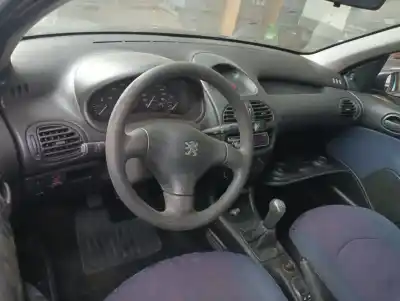 Veículo de Sucata peugeot 206 berlina xr do ano 1999 alimentado wjz