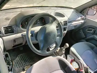 Veículo de Sucata renault clio ii fase i (b/cbo) 1.2 do ano 1999 alimentado d7f720