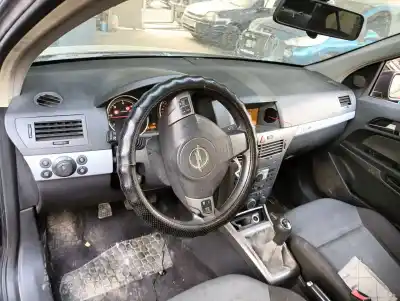 Veicolo di demolizione opel astra h berlina enjoy dell'anno 2005 alimentato z17dth