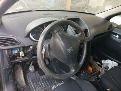 Veículo de Sucata peugeot 207 xt pack do ano 2007 alimentado 8hz