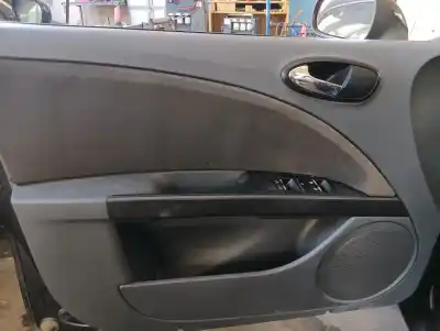 Scrapping Vehicle seat leon (1p1) reference of the year 2001 powered bxe