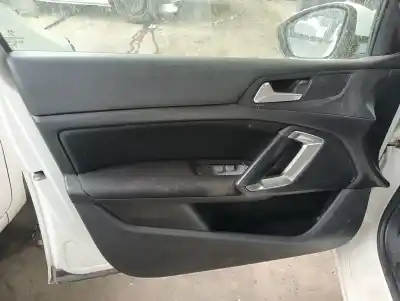 Veículo de Sucata peugeot 308 business line do ano 2017 alimentado bh02