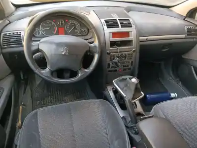 Здавання транспортного засобу peugeot 407 sw st confort року 2001 потужний rhr