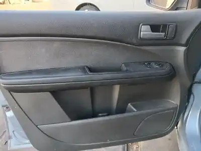 Здавання транспортного засобу ford focus c-max (cap) ambiente (d) року 2001 потужний g8da