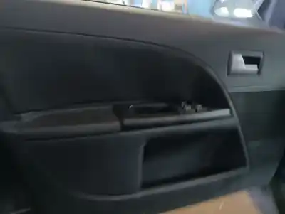 Sloopvoertuig FORD MONDEO BERLINA (GE)  van het jaar 2001 aangedreven FMBA