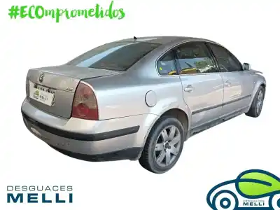 Sloopvoertuig VOLKSWAGEN PASSAT B5.5 (3B3)  van het jaar 2001 aangedreven AVF