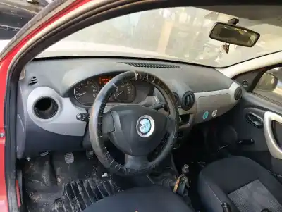 Veículo de Sucata dacia sandero ambiance do ano 2010 alimentado d4f732