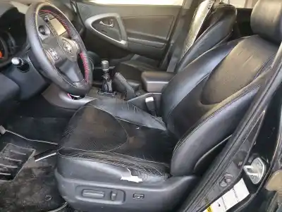 Здавання транспортного засобу toyota rav 4 (a3) executive року 2001 потужний 2adfhv