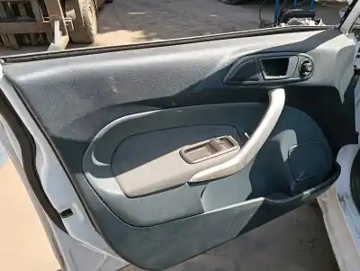 Veículo de Sucata ford fiesta (cb1) trend do ano 2001 alimentado hhjc