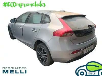 Veicolo di demolizione volvo v40 momentum dell'anno 2016 alimentato d4204t8