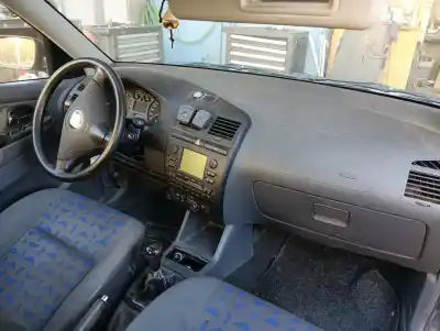 Здавання транспортного засобу seat cordoba berlina (6k2) stella року 2001 потужний aud