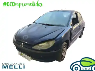 Véhicule à la ferraille PEUGEOT 206 BERLINA  de l'année 2001 alimenté KFW