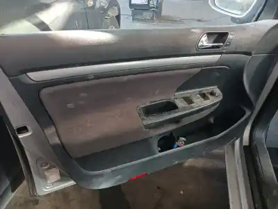 Sloopvoertuig VOLKSWAGEN GOLF V BERLINA (1K1)  van het jaar 2004 aangedreven BKD