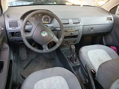 Veicolo di demolizione skoda fabia familiar (6y5) young line 69 cv / 51 kw dell'anno 2006 alimentato bnm