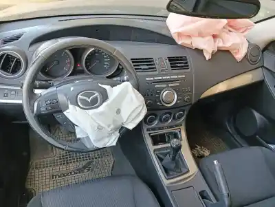 Vehicul casat mazda 3 lim. (bl) active al anului 2010 alimentat y6