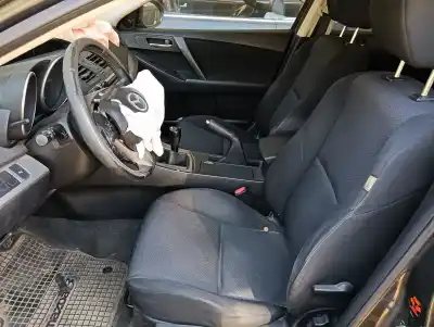 Vehicul casat mazda 3 lim. (bl) active al anului 2010 alimentat y6