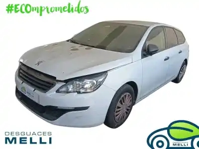 Veículo de Sucata peugeot 308 access do ano 2015 alimentado 9h06