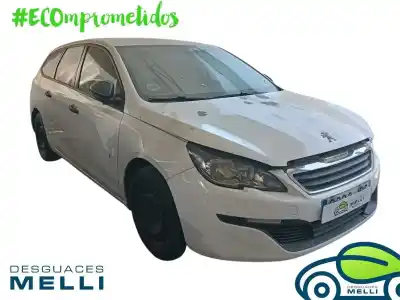 Veículo de Sucata peugeot 308 access do ano 2015 alimentado 9h06