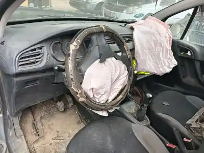 Veículo de Sucata citroen c3 attraction do ano 2001 alimentado kft