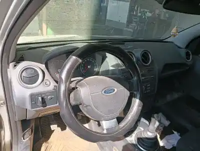 Veículo de Sucata ford fiesta (cbk) ghia do ano 2006 alimentado hhjb