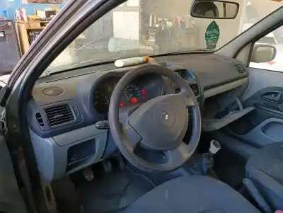 Verschrottungsfahrzeug renault clio ii fase ii (b/cb0) expression des jahres 2003 angetrieben d4f712