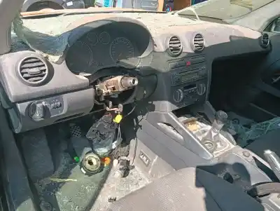 Утилизация автомобиля audi a3 (8p) 1.6 fsi ambiente 116 cv / 85 kw года 2001 питание blf