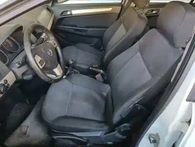 Hurda Aracı OPEL ASTRA H BERLINA  Yılın 2001 güçlü Z14XEP