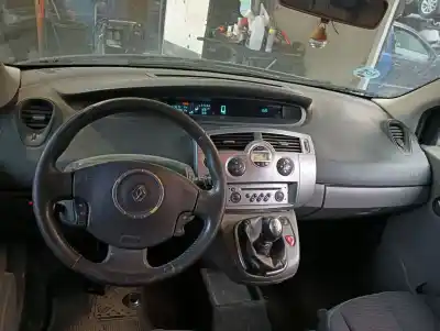 Veículo de Sucata renault scenic ii grand dynamique do ano 2008 alimentado k4m766