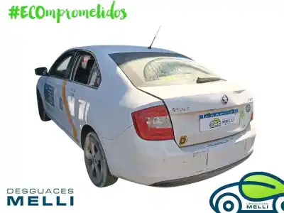 Veículo de Sucata skoda rapid ambition do ano 2015 alimentado cay Veículo de Sucata skoda rapid ambition do ano 2015 alimentado cay