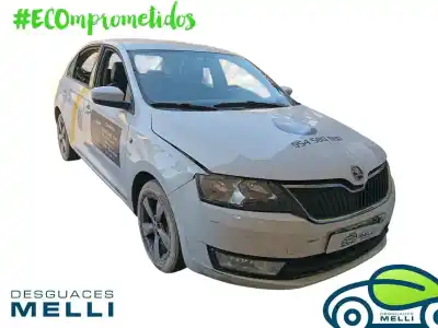 Veículo de Sucata skoda rapid ambition do ano 2015 alimentado cay Veículo de Sucata skoda rapid ambition do ano 2015 alimentado cay