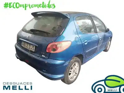 Sloopvoertuig peugeot 206 berlina xt van het jaar 2005 aangedreven 8hz