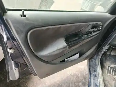 Sloopvoertuig seat cordoba berlina (6k2) stella van het jaar 2001 aangedreven akk