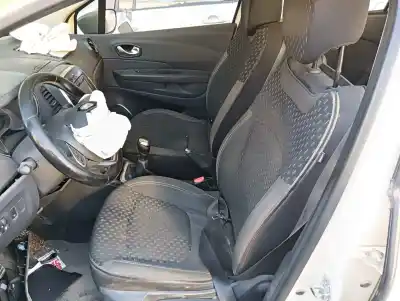 Veicolo di demolizione renault captur zen dell'anno 2018 alimentato k9k608