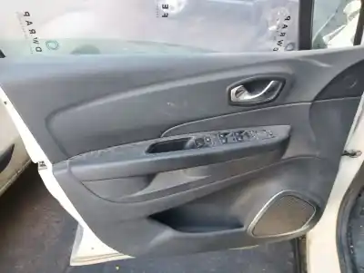 Veicolo di demolizione renault captur zen dell'anno 2018 alimentato k9k608