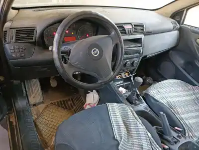 Здавання транспортного засобу fiat stilo (192) 1.2 16v року 2004 потужний 188a5000