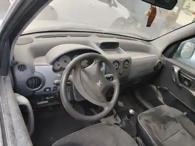 Veículo de Sucata peugeot partner (s2) combiespace do ano 2003 alimentado wjy