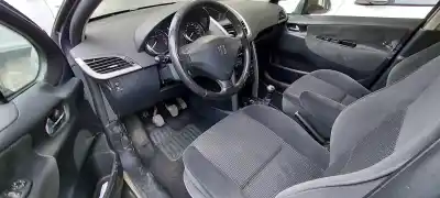 Veículo de Sucata peugeot 207 xt do ano 2007 alimentado kfu