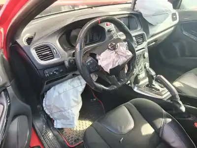 Scrapping Vehicle volvo v40 r-design momentum 152 cv / 112 kw of the year 2018 powered b4154t2