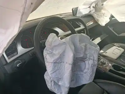 Здавання транспортного засобу audi a4 b8 (8k2) 2.0 tdi року 2001 потужний caga