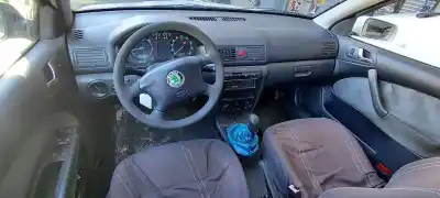 Veículo de Sucata skoda octavia berlina (1u2) ambiente do ano 2001 alimentado alh